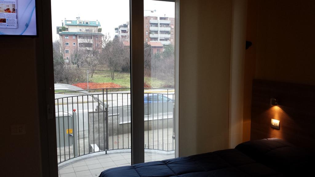 Residence Luna Di Monza Værelse billede
