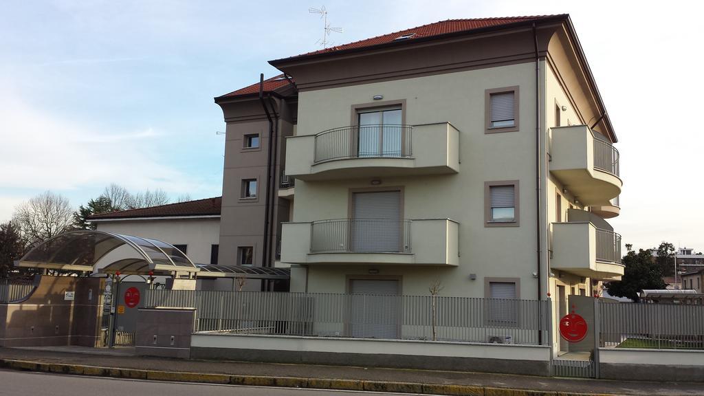 Residence Luna Di Monza Eksteriør billede